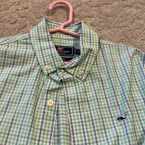 Vineyard vines buttondown boys S (8-10)